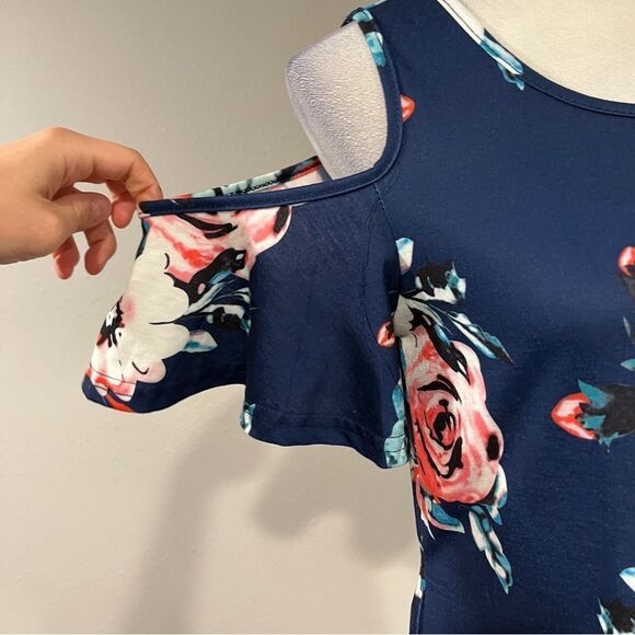 Floral cold shoulder short sleeve loose fit dress size medium - Picture 3 of 12